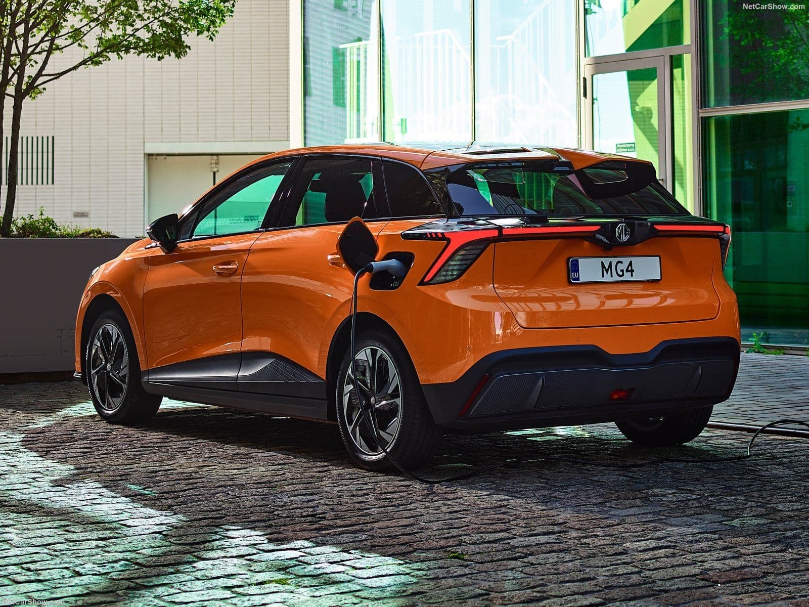 MG 4