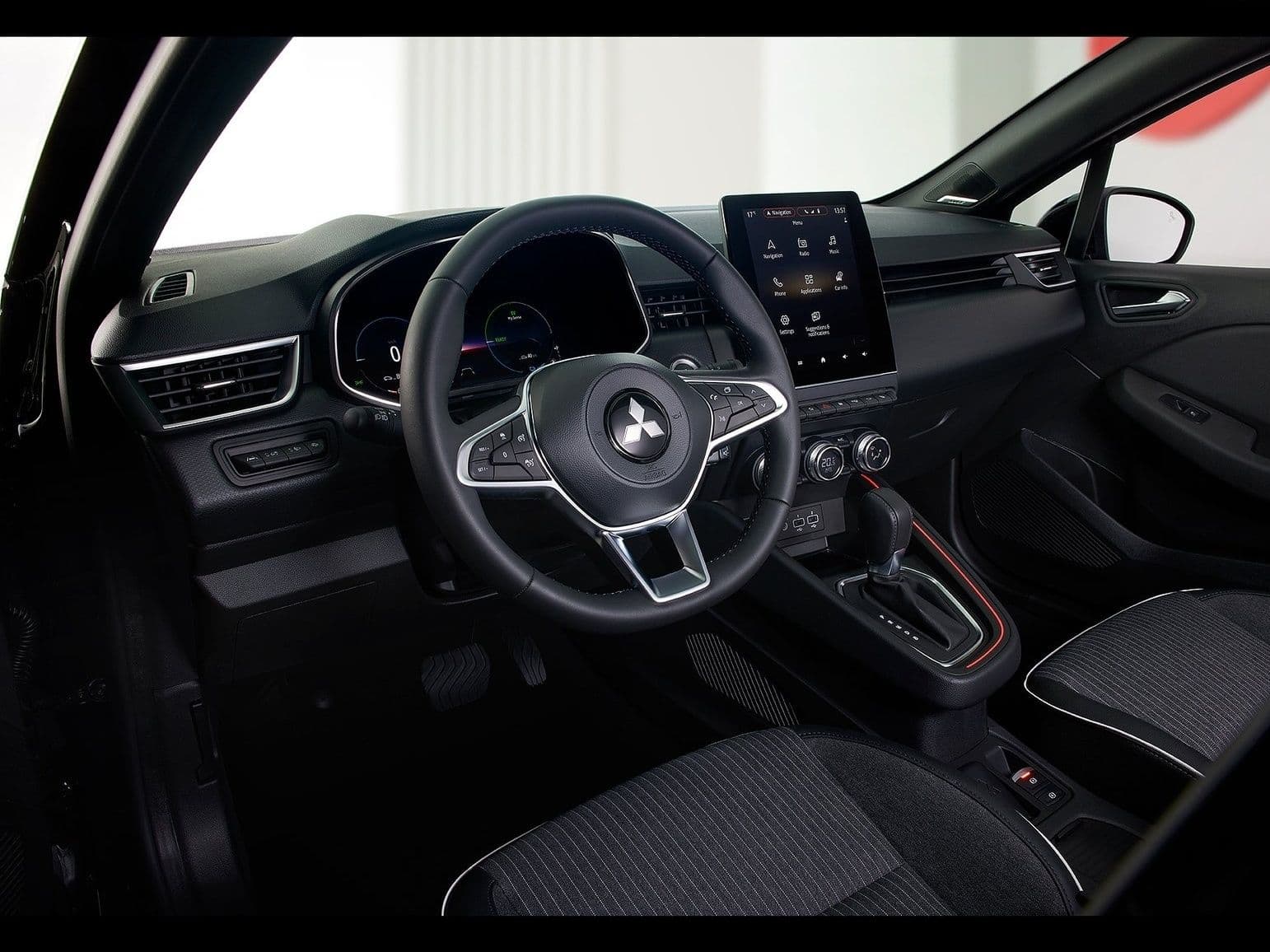 NOVÉ Mitsubishi COLT