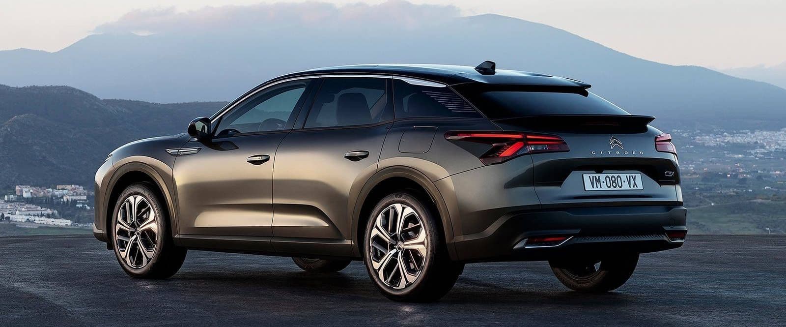 Citroën C5 X 2022 Side View