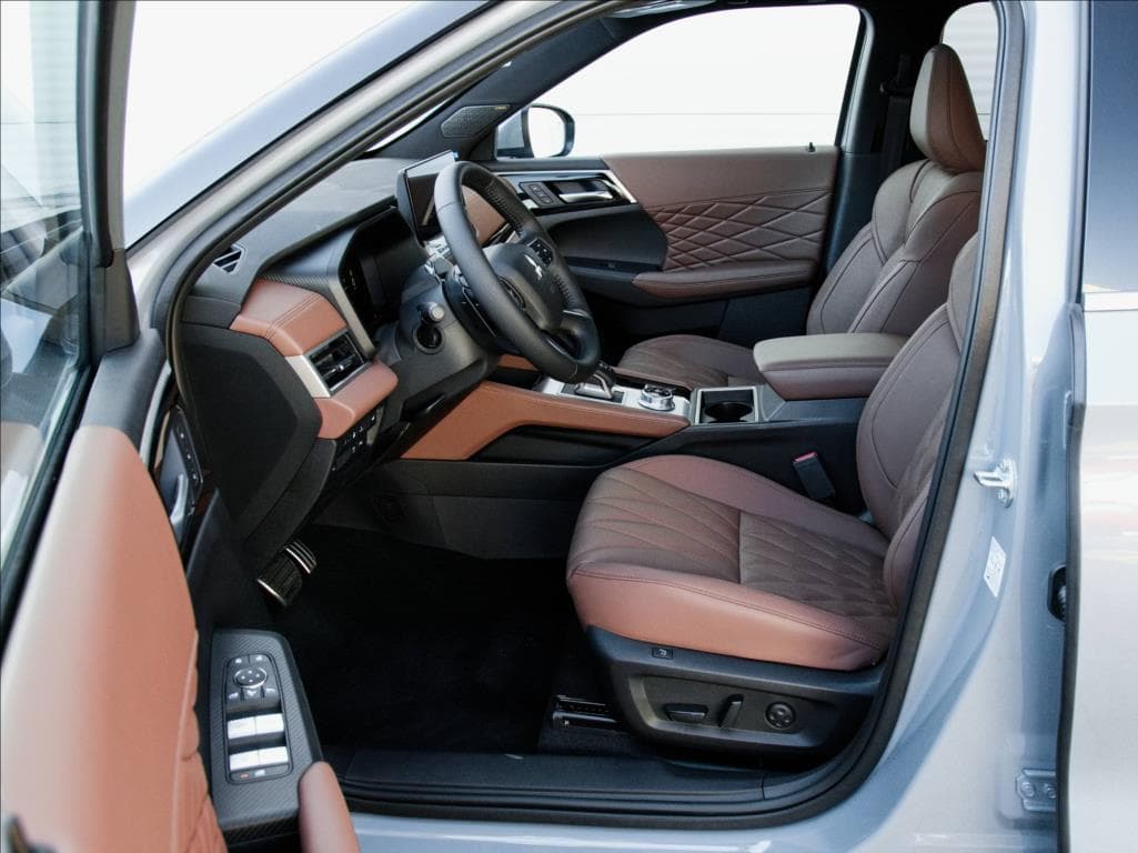 Mitsubishi Outlander - 17