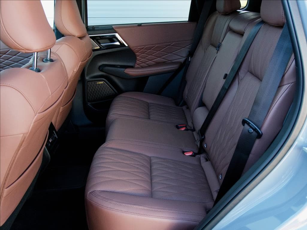 Mitsubishi Outlander - 18