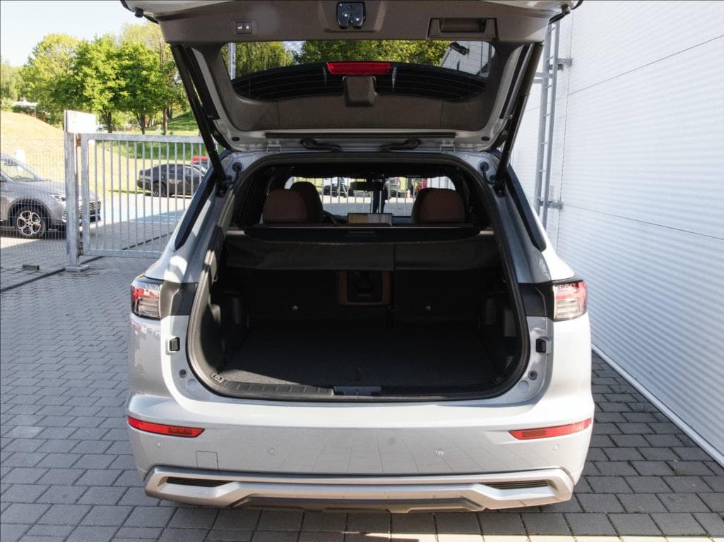 Mitsubishi Outlander - 7