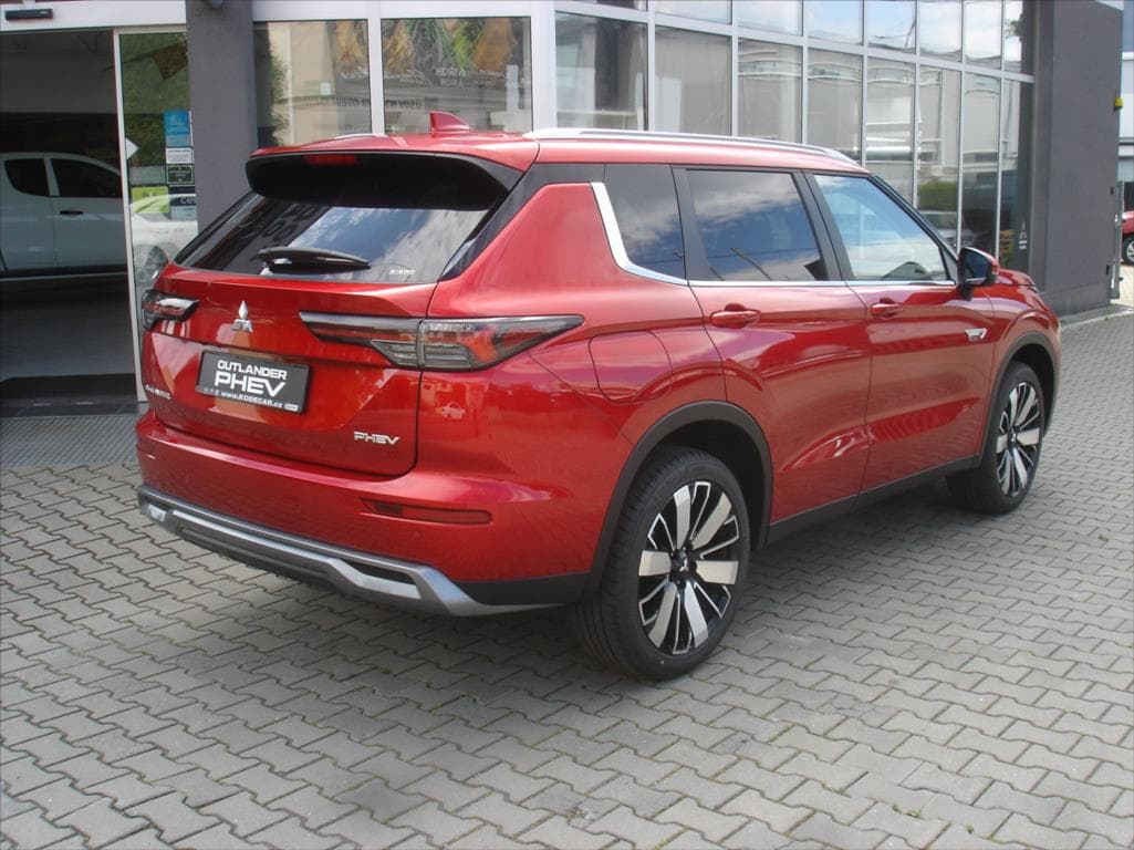 Mitsubishi Outlander - 4