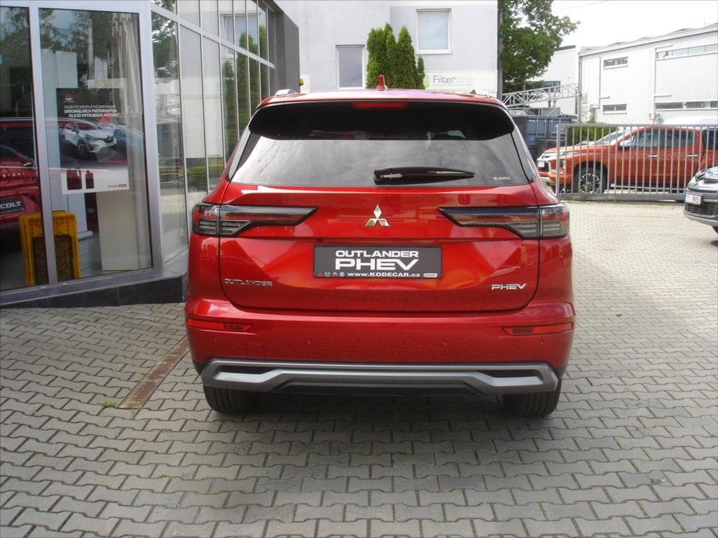 Mitsubishi Outlander - 5