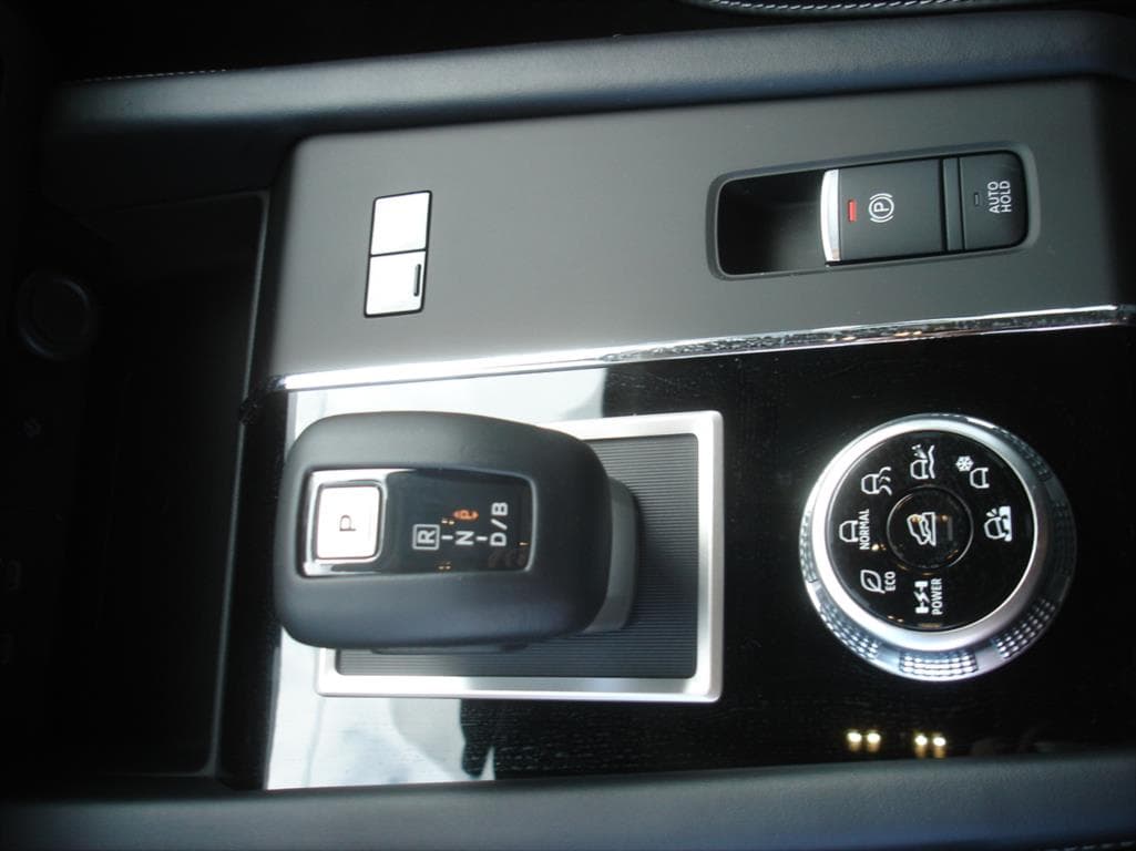 Mitsubishi Outlander - 9