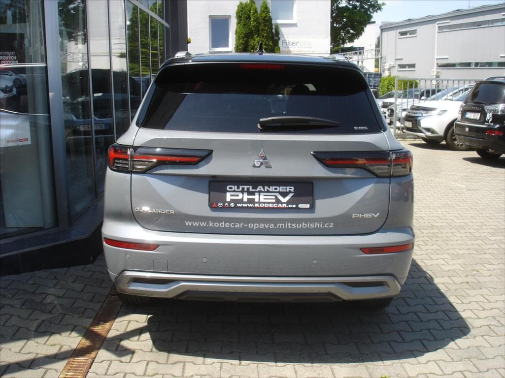 Mitsubishi Outlander - 5