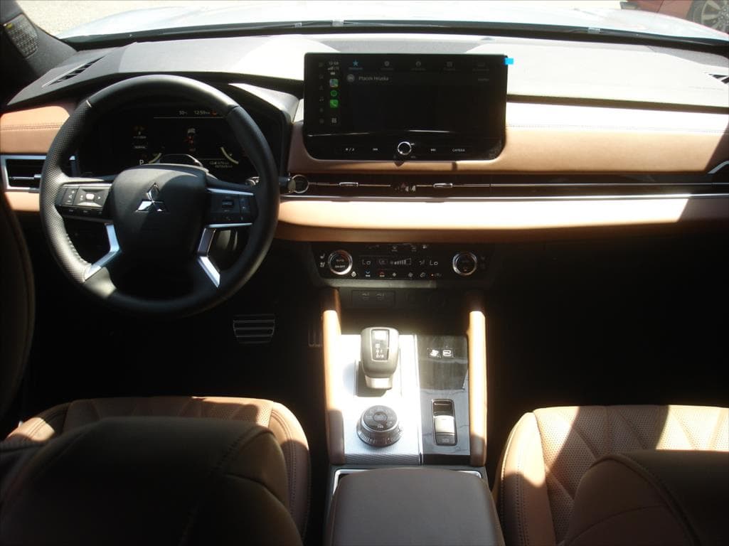 Mitsubishi Outlander - 8