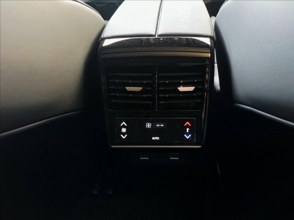 DS Automobiles DS7 Crossback - 14