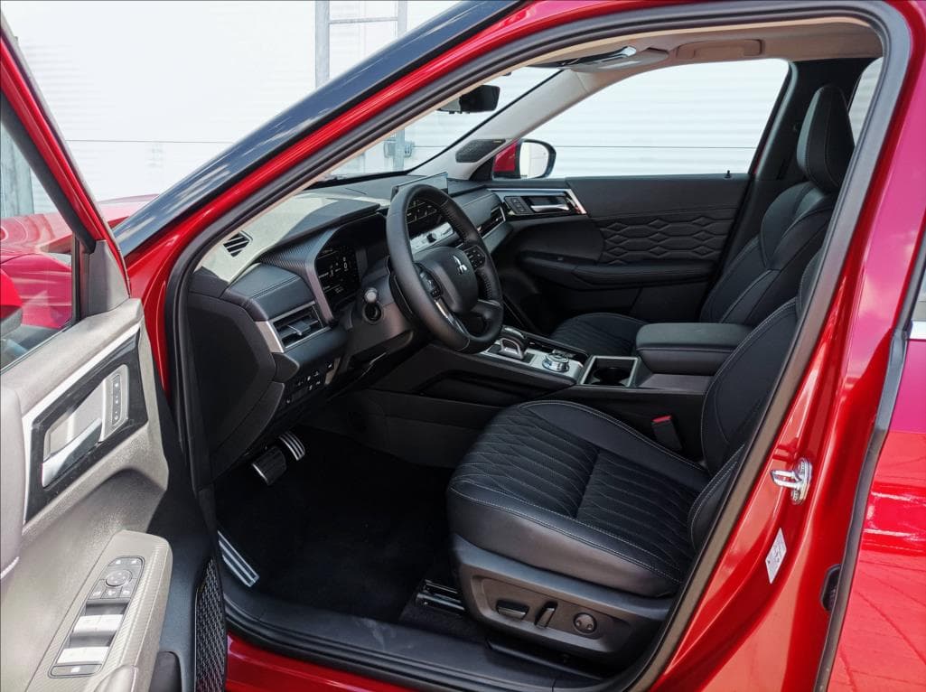 Mitsubishi Outlander - 13