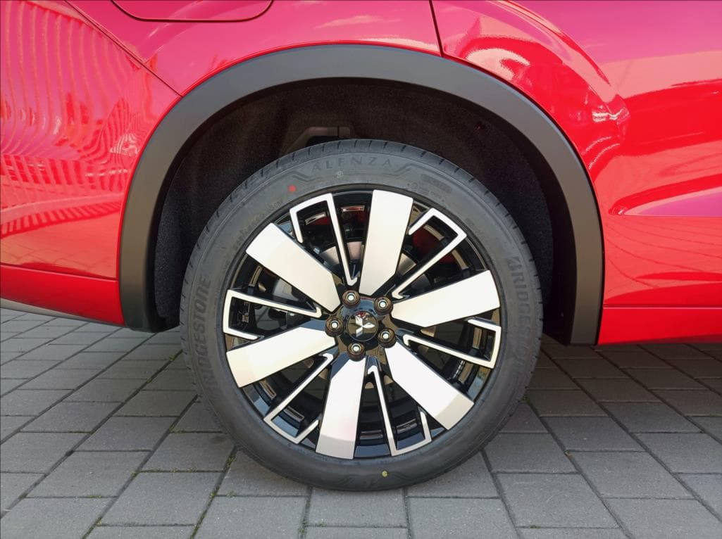 Mitsubishi Outlander - 15