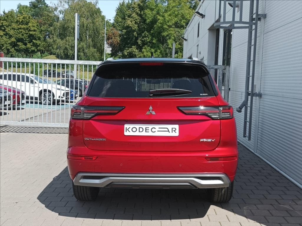 Mitsubishi Outlander - 5