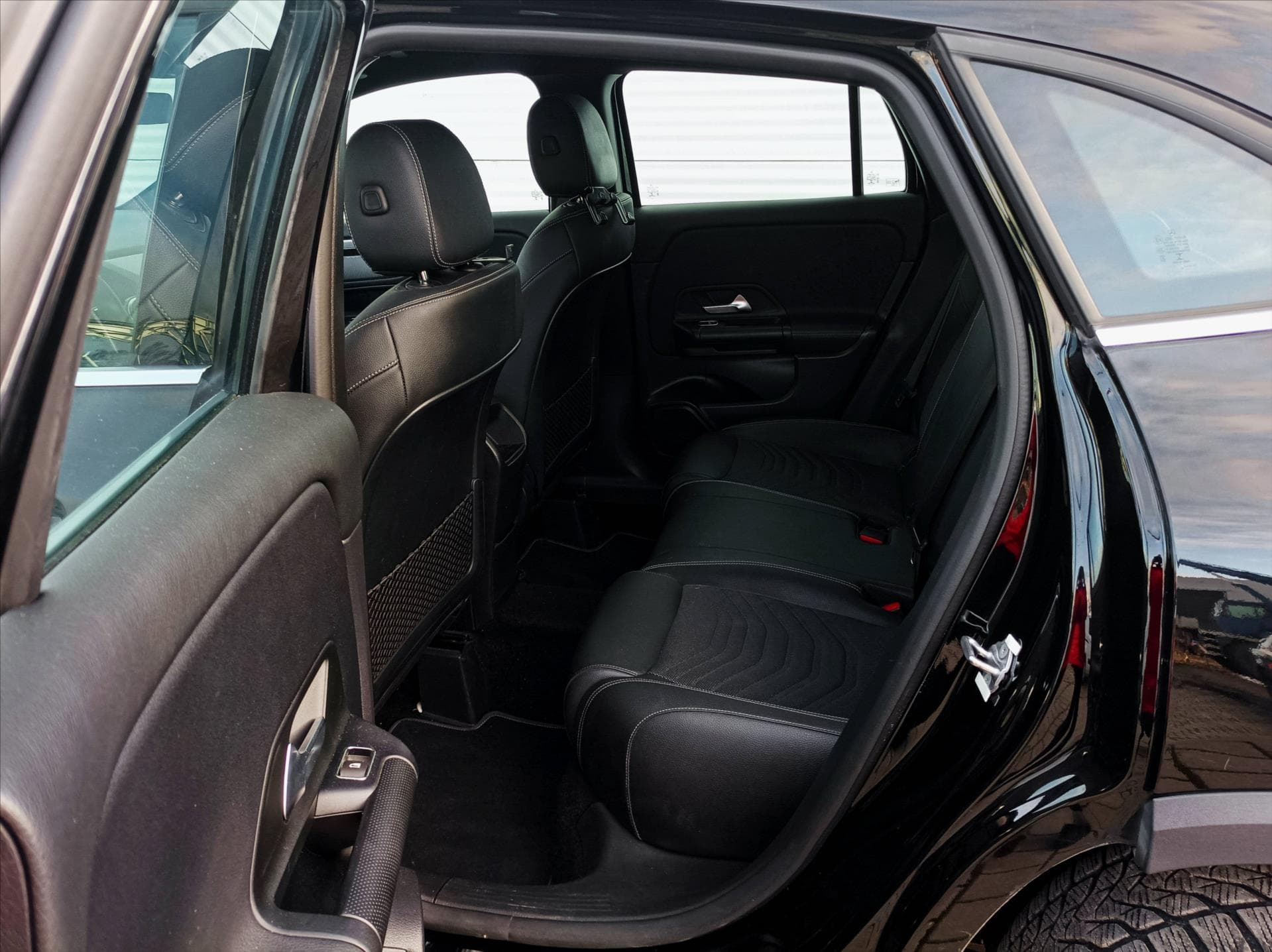 Mercedes-Benz GLA - 14