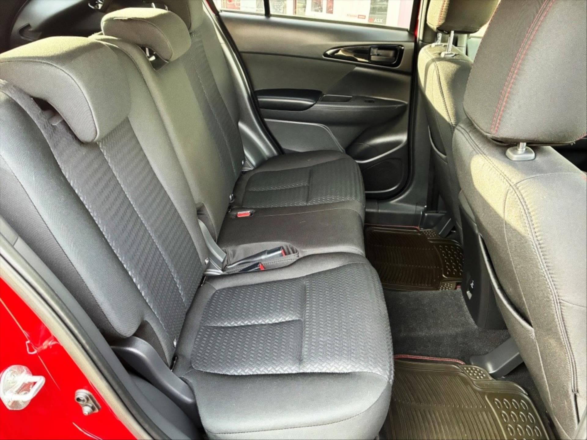 Mitsubishi Eclipse Cross - 11