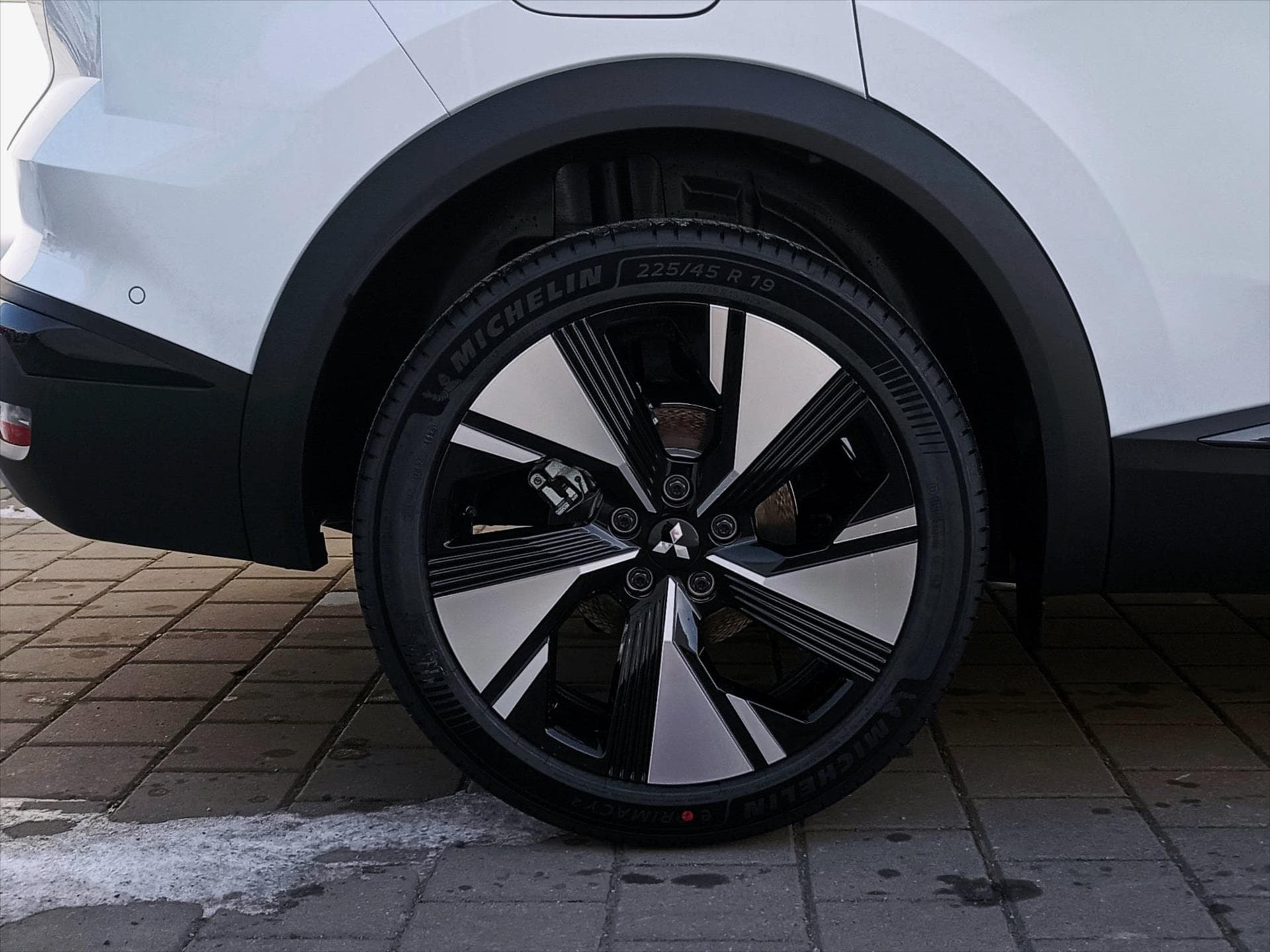 Mitsubishi Grandis - 12