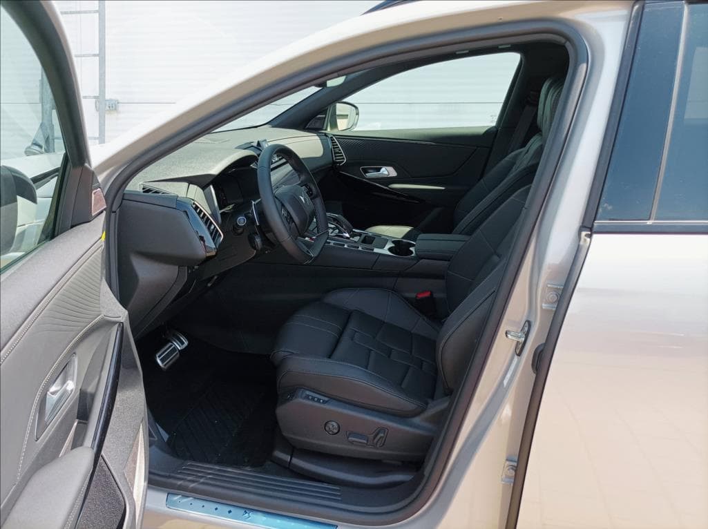 DS Automobiles DS7 Crossback - 17