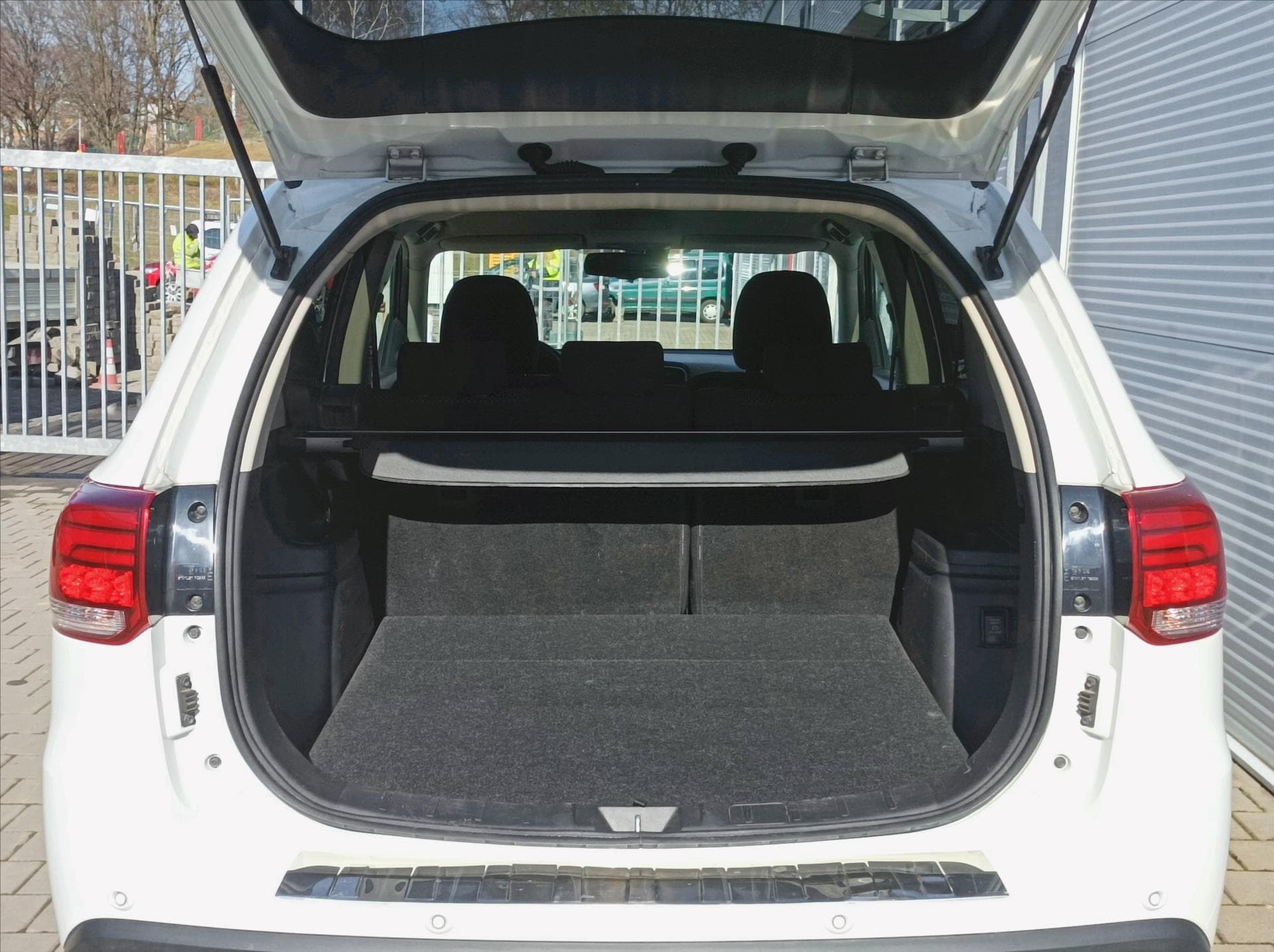 Mitsubishi Outlander - 7