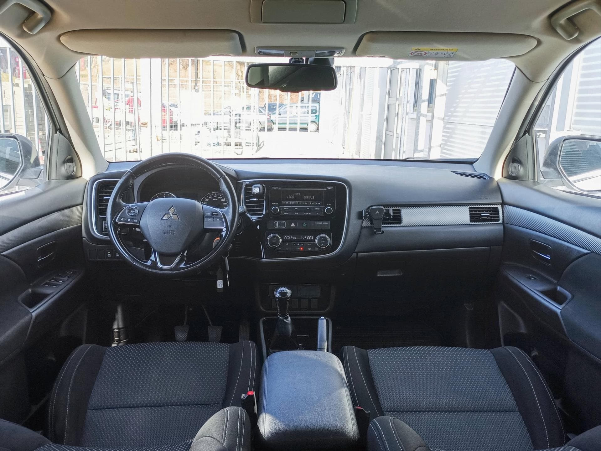 Mitsubishi Outlander - 8